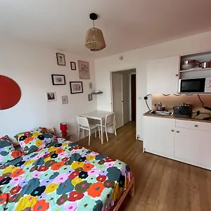 Adorable Equipe Plein Centre Proche Foch , Lyon France